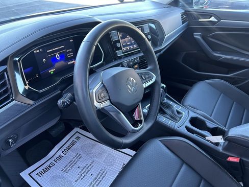 Used 2022 Volkswagen Jetta SE image 10