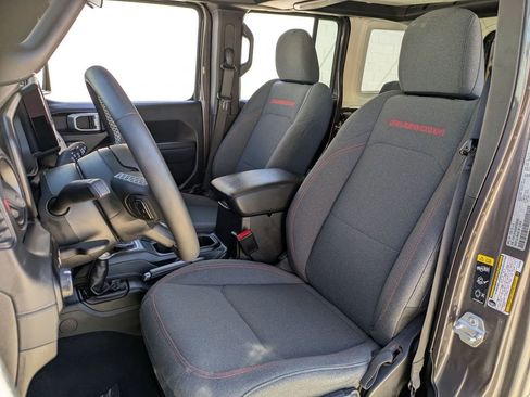 Used 2025 Jeep Wrangler Unlimited Rubicon AWD/4WD image 23