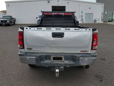 Used 2011 GMC Sierra 2500 SLE w/ SLE Preferred Package AWD/4WD image 4