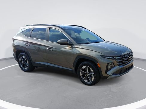 Certified 2025 Hyundai Tucson SEL AWD/4WD image 3