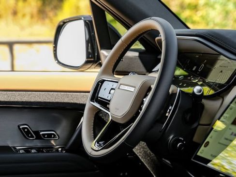 New 2026 Land Rover Range Rover Sport Dynamic SE AWD/4WD image 17