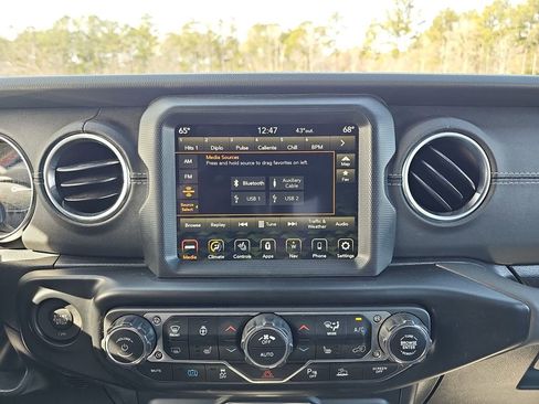 Used 2022 Jeep Wrangler Unlimited Sahara w/ Cold Weather Group image 26