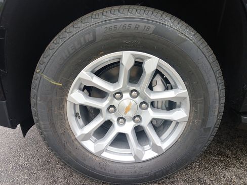 New 2025 Chevrolet Suburban LS image 23