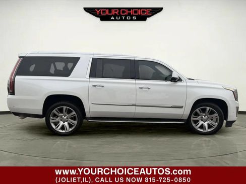 Used 2017 Cadillac Escalade ESV Luxury image 12
