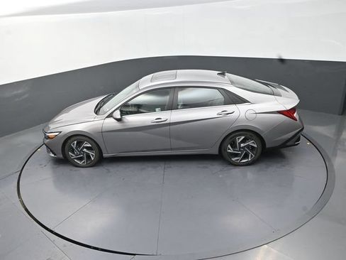 Used 2024 Hyundai Elantra Limited FWD image 26
