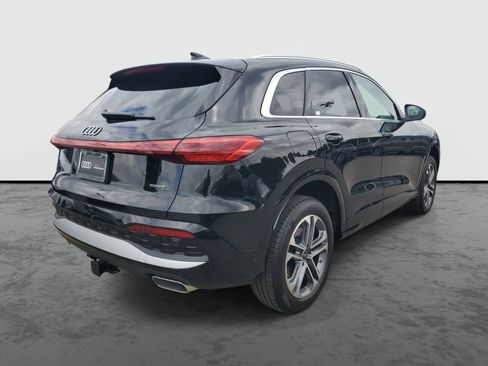 Used 2025 Audi Q5 Premium w/ Convenience Package AWD/4WD image 4