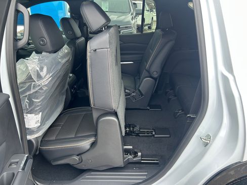 New 2026 Chevrolet Traverse High Country image 32