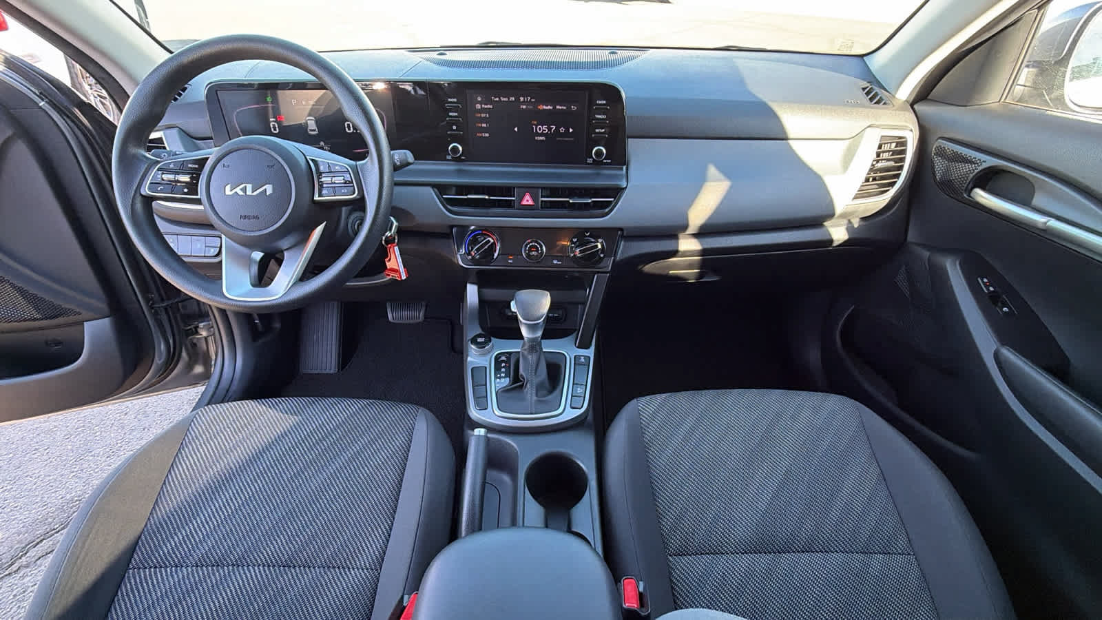 Used 2024 Kia Seltos LX AWD/4WD image 26