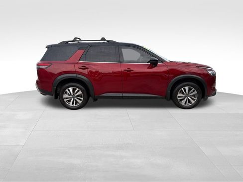 Used 2022 Nissan Pathfinder SL FWD image 9