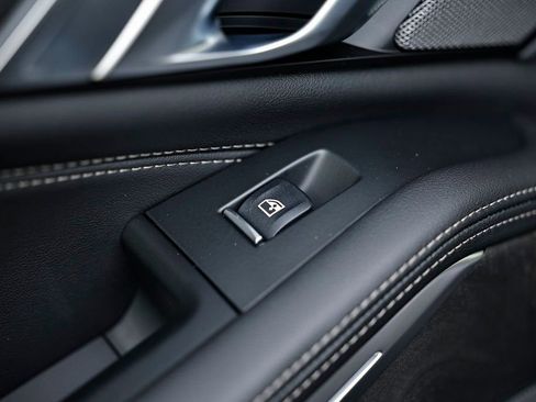 New 2026 BMW X5 xDrive40i w/ M Sport Package AWD/4WD image 25