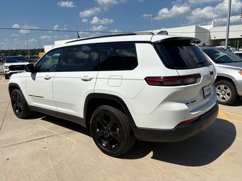 Used 2021 Jeep Grand Cherokee L Laredo AWD/4WD image 6