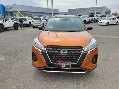 New 2024 Nissan Kicks SR w/ SR Premium Package image 3