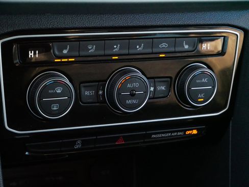 Certified 2022 Volkswagen Atlas SE image 23