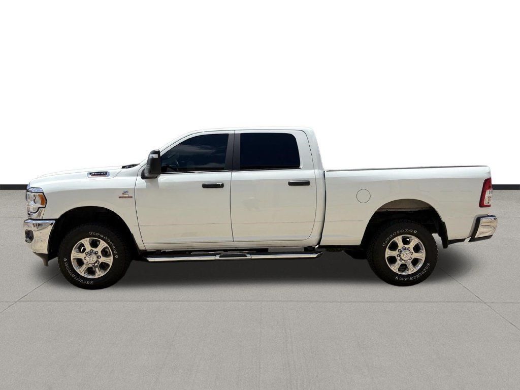 Used 2023 RAM 2500 Big Horn w/ Level 1 Equipment Group AWD/4WD image 8
