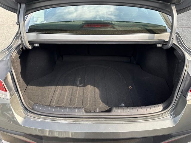 Used 2025 Hyundai Elantra SEL FWD image 9