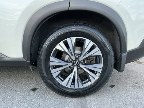 Used 2023 Nissan Rogue SV AWD/4WD image 9