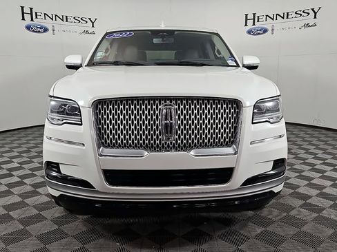 Used 2022 Lincoln Navigator Reserve AWD/4WD image 3