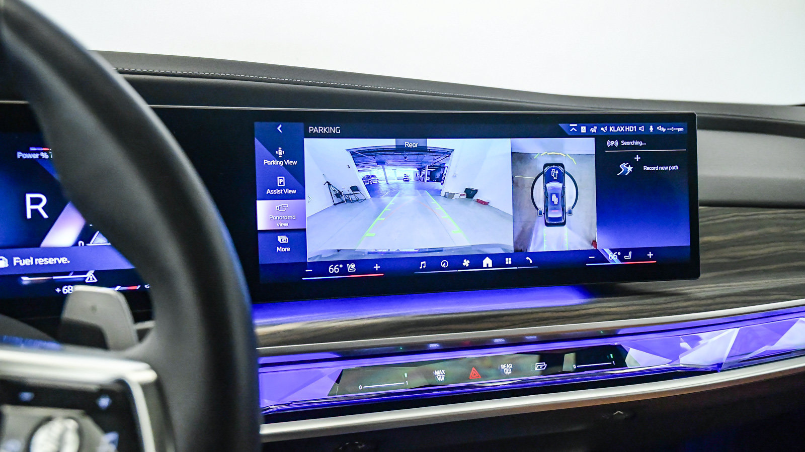 Certified 2024 BMW 740i w/ Premium Package RWD image 23