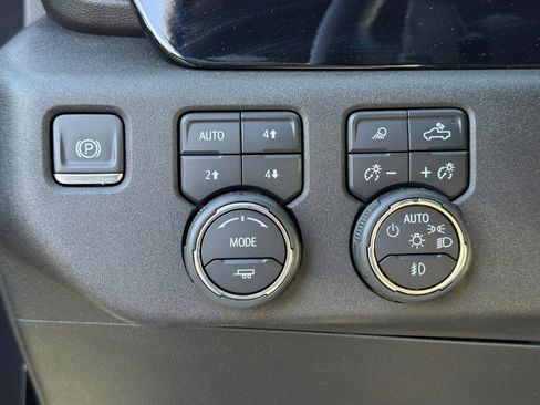 Used 2024 Chevrolet Silverado 1500 LTZ image 24