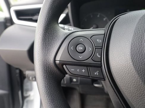 Used 2025 Toyota Corolla LE FWD image 16