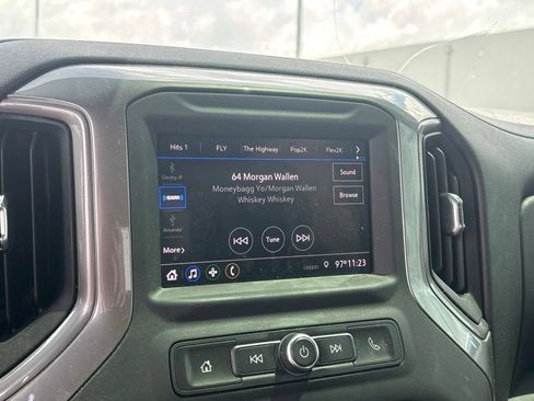 Used 2020 Chevrolet Silverado 1500 Custom w/ Infotainment Package RWD image 3