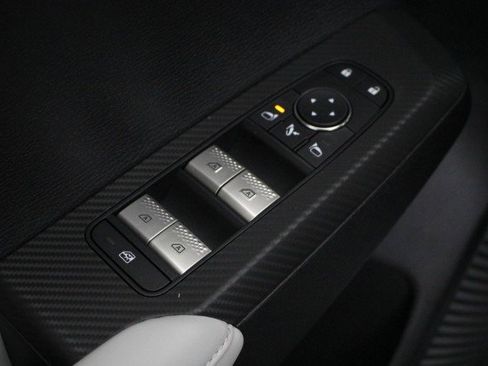 New 2025 Mitsubishi Outlander SE image 16