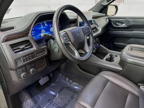 Used 2023 Chevrolet Tahoe Z71 w/ Luxury Package AWD/4WD image 11