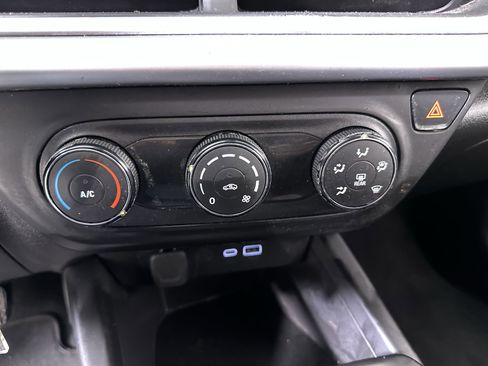 Used 2024 Chevrolet Trax LS image 53