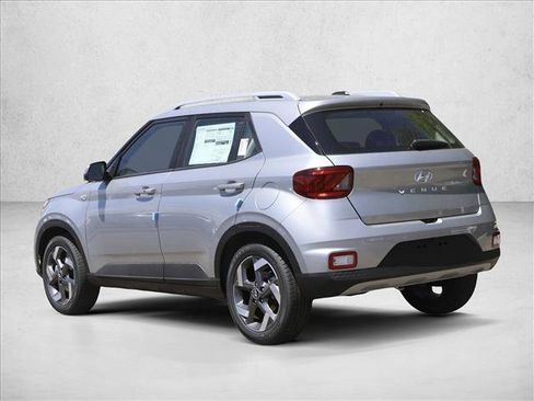 New 2026 Hyundai Venue SEL FWD image 7