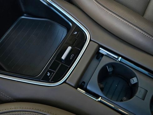 Used 2018 Porsche Panamera 4 image 16