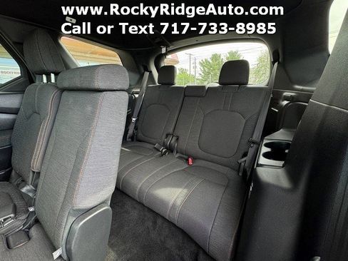 Used 2025 Honda Pilot Sport image 32