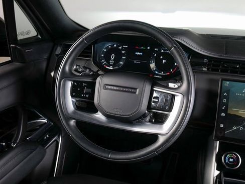 Used 2023 Land Rover Range Rover Long Wheelbase SE image 12