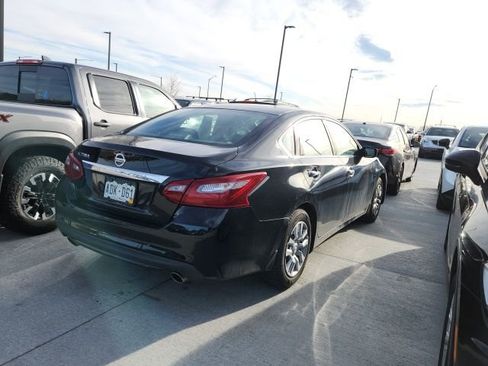 Used 2018 Nissan Altima 2.5 S w/ S Convenience Package image 3