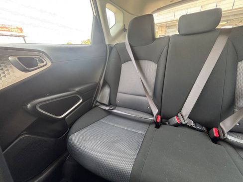 Used 2025 Kia Soul LX w/ LX Technology Package image 38