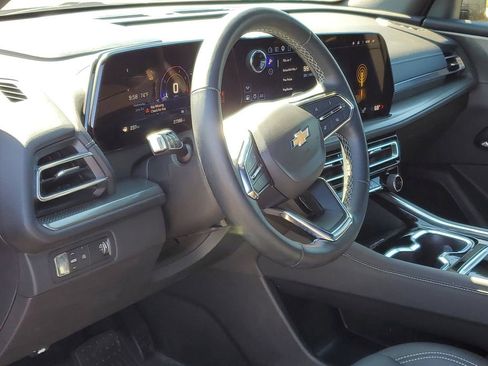 Certified 2024 Chevrolet Traverse LT w/ LPO, Floor Liner Package FWD image 9