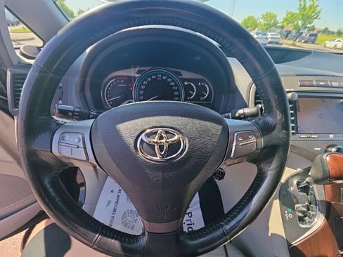 Used 2009 Toyota Venza AWD image 16