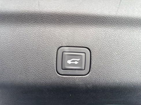 Used 2025 Cadillac Escalade Premium Luxury w/ Touring Package image 8