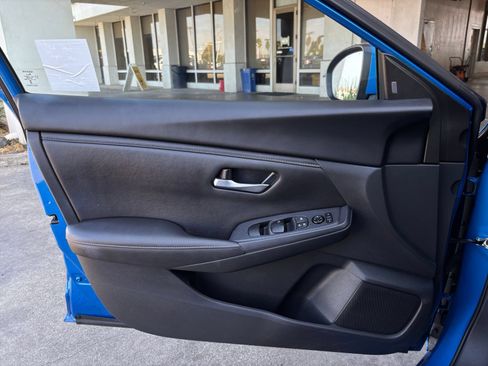 Used 2025 Nissan Sentra SV FWD image 18