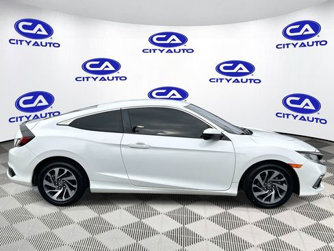 Used 2019 Honda Civic LX image 2