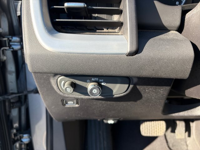 Used 2018 GMC Terrain SLE w/ Driver Convenience Package FWD image 26