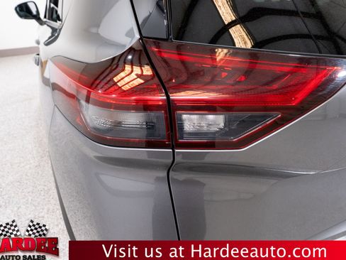 Used 2023 Nissan Rogue Platinum w/ Platinum Premium Package FWD image 9