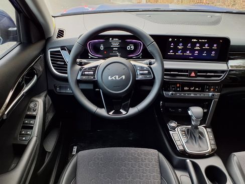 New 2026 Kia Seltos S AWD/4WD image 6