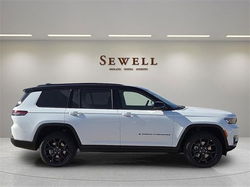 New 2025 Jeep Grand Cherokee L Limited image 5