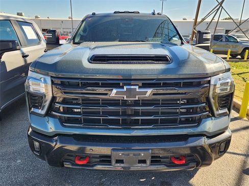 Used 2025 Chevrolet Silverado 2500 LTZ w/ LTZ Plus Package image 2