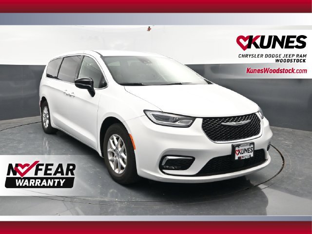Used 2025 Chrysler Pacifica Select FWD image 1
