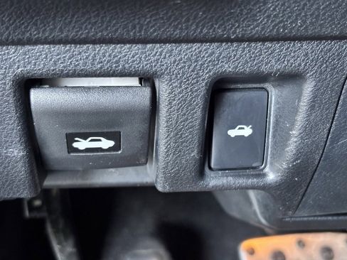 Used 2017 Lexus IS 200t image 14