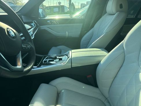 Used 2024 BMW X5 sDrive40i w/ Premium Package image 9