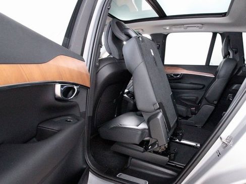 Certified 2025 Volvo XC90 B6 Plus w/ Protection Package Premier image 31