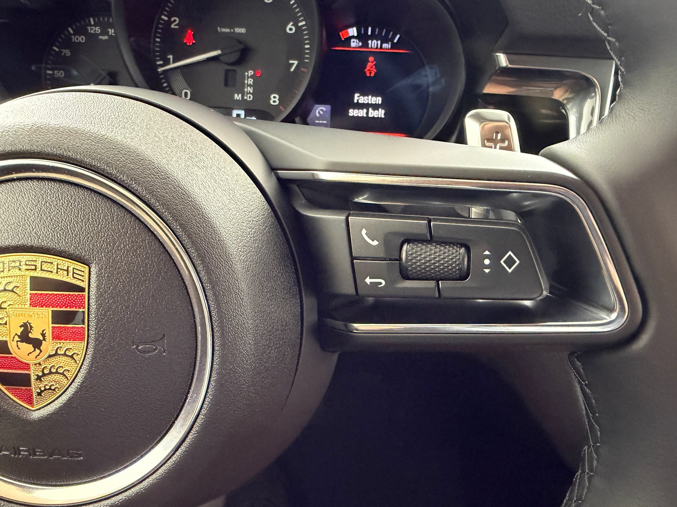 Certified 2025 Porsche Macan AWD/4WD image 28