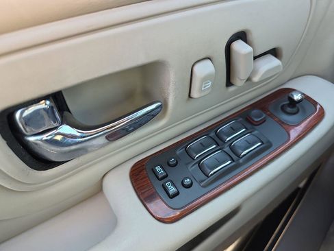Used 1998 Cadillac De Ville image 24